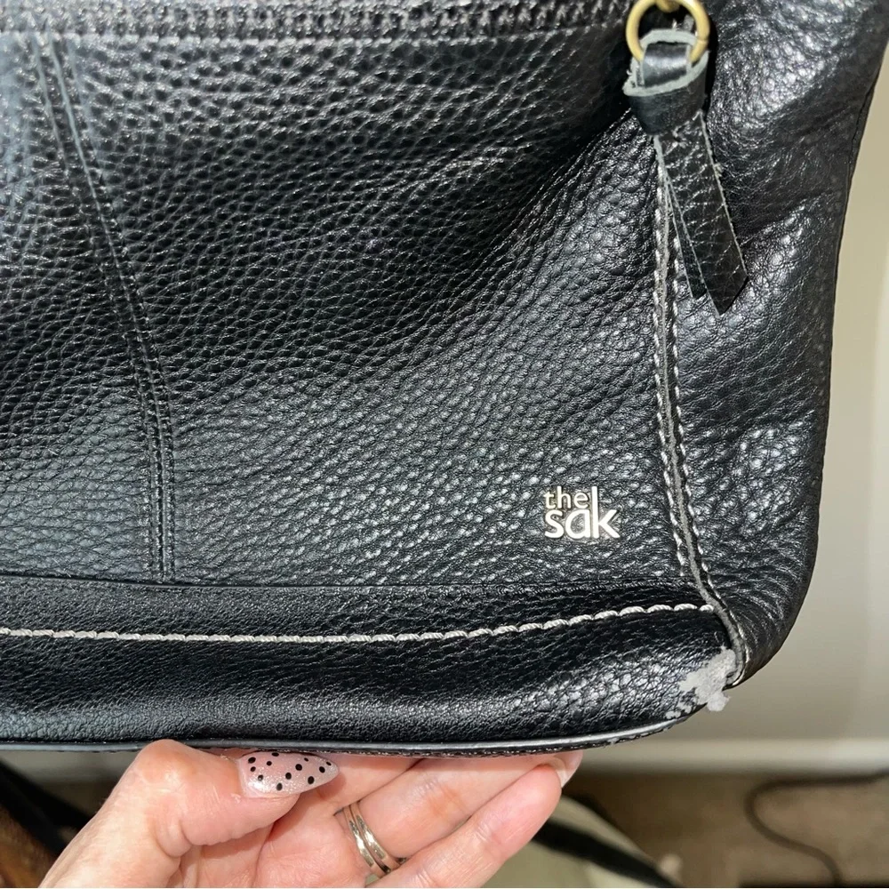 The Sak Black Leather Crossbody Shoulder Bag Boho Zip Pocket Purse